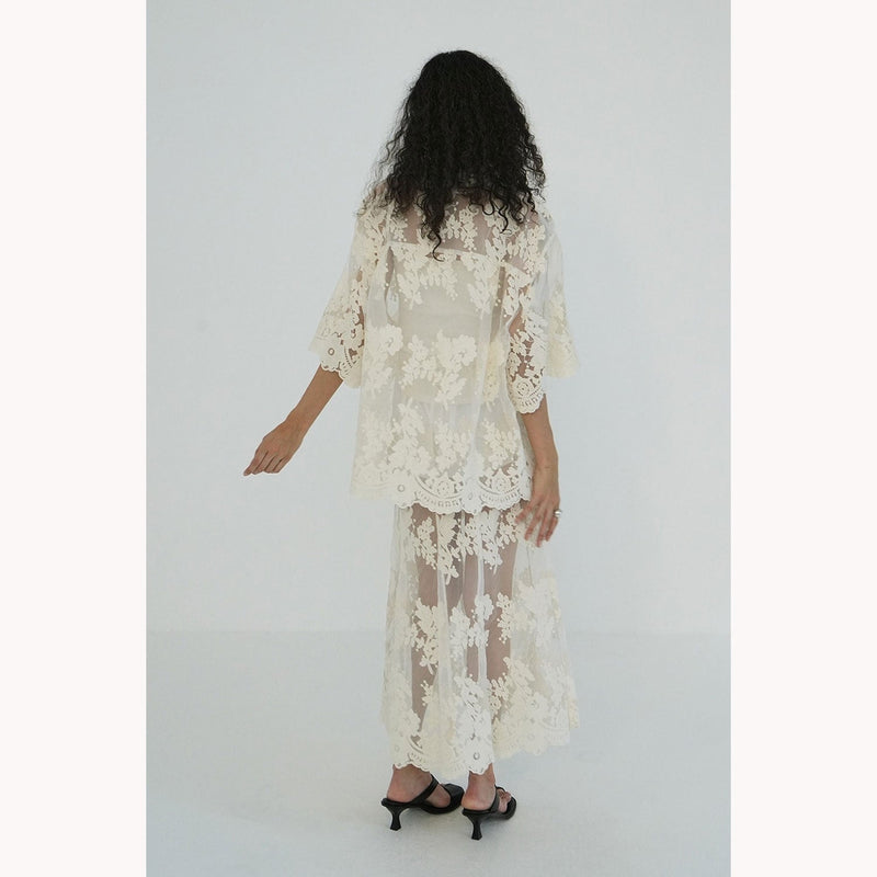 SHEER FLOWER LACE SHIRTS -IVORY-