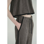 PILE LINE PANTS -BROWN-