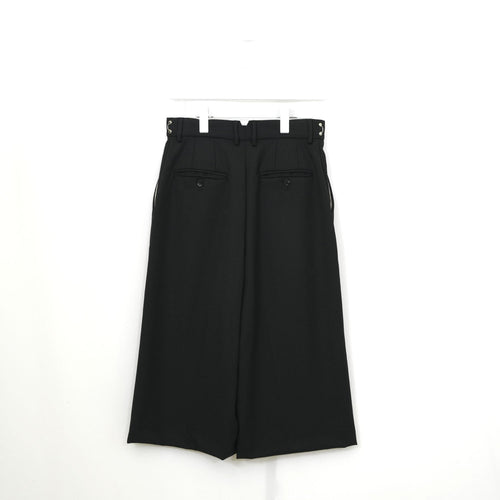 Low-crotch Bermuda Pants-BLACK-