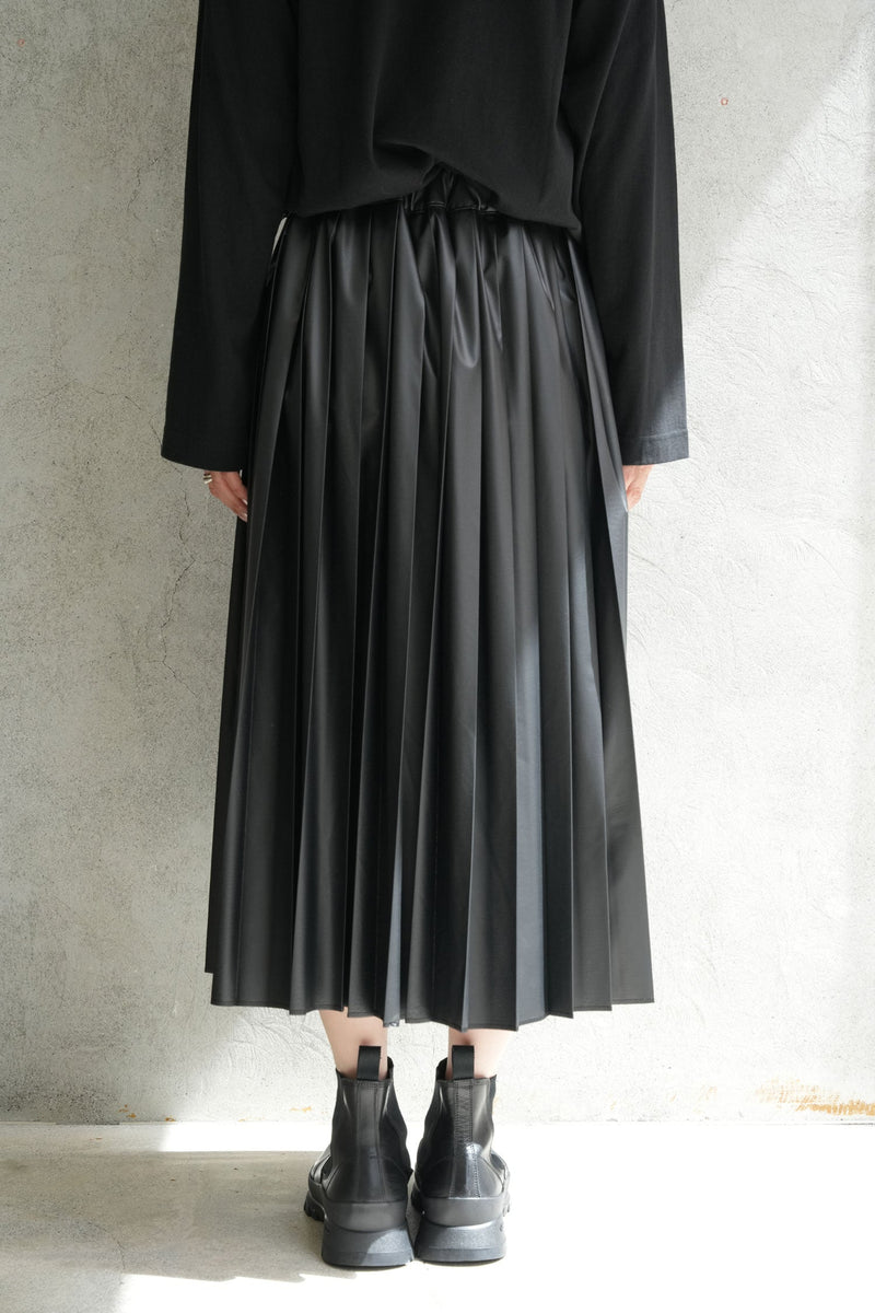 フェイクレザープリーツスカート-BLACK-