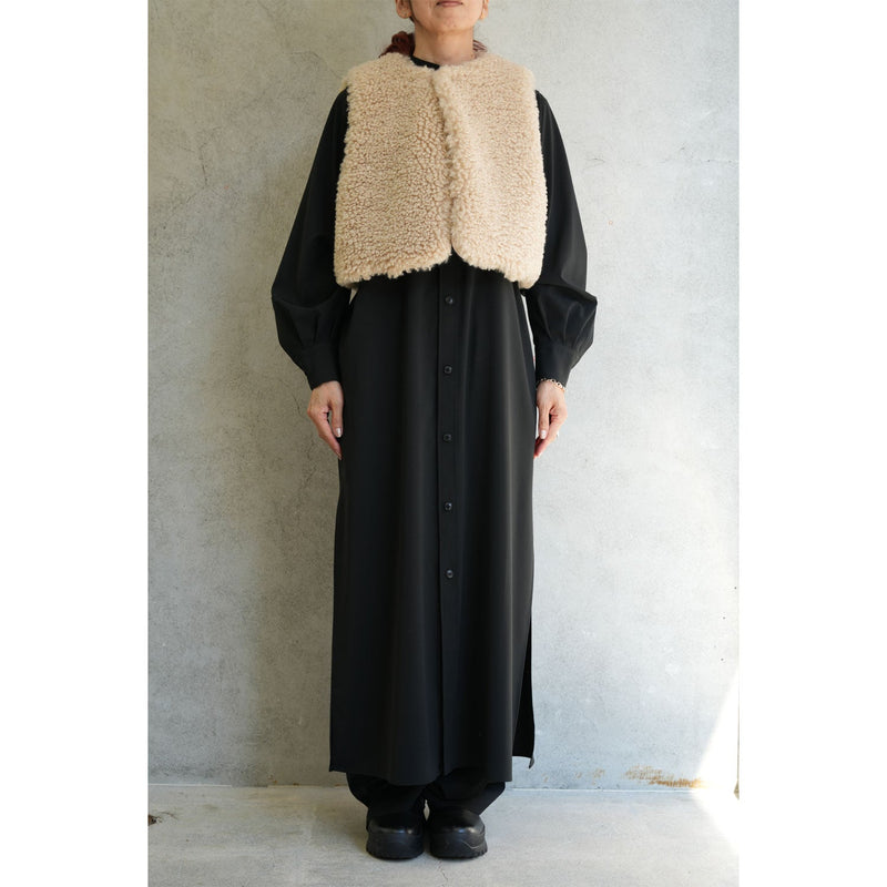 FAUX SHEARLING CROPPED VEST-BLACK-