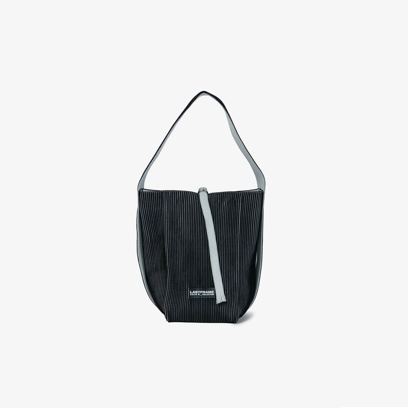 ARC TOTE MEDIUM-BLACK×IVORY-