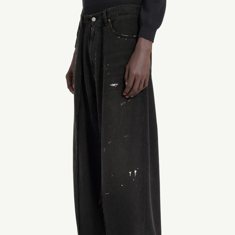 WIDE-LEG JEANS