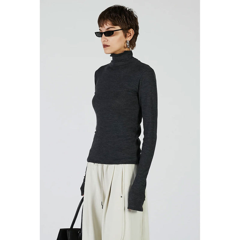 Pure Merino Wool Turtleneck Top -BLACK-