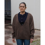SOAR V NECK－BUREL BROWN-