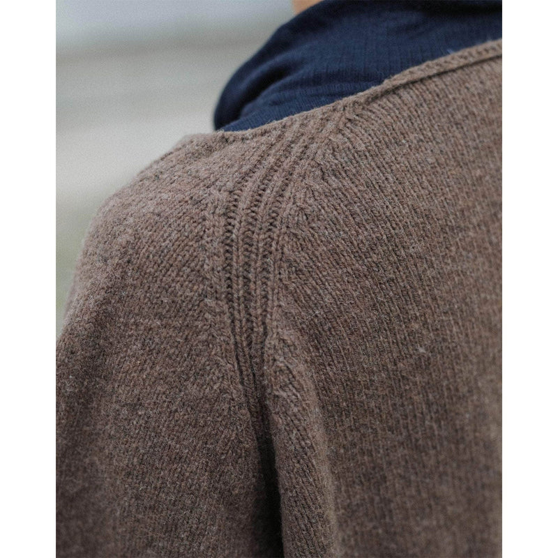 SOAR V NECK－BUREL BROWN-