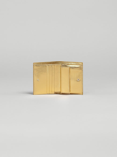 ゴールドメタリック調 ナッパレザー二つ折りウォレット -GOLD SAND