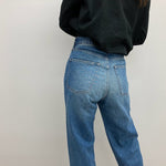 CLASSIC STRAIGHT JEANS